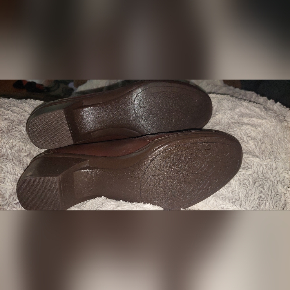 Air walk women's Brown shoes NWT never worn. Size 12M with 2 inch heel. - Picture 5 of 7